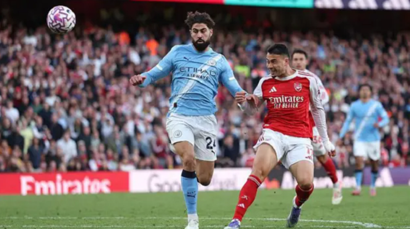 Martinelli rực sáng, Arsenal tự tin bám đuổi Liverpool